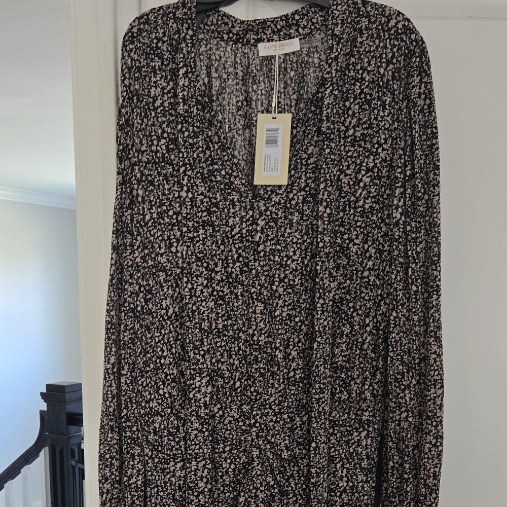 Elegant Black and White Patterned Dress